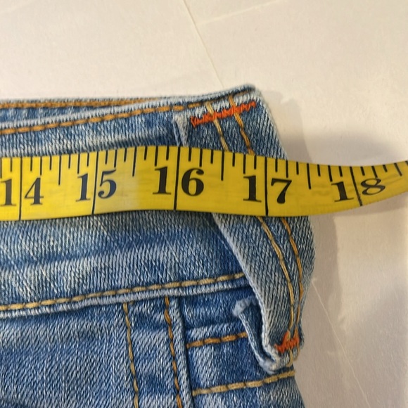 True Religion Sammy Big T Jeans Women’s 27 LIGHT Wash Contrast Stitching Y2K - Picture 13 of 16